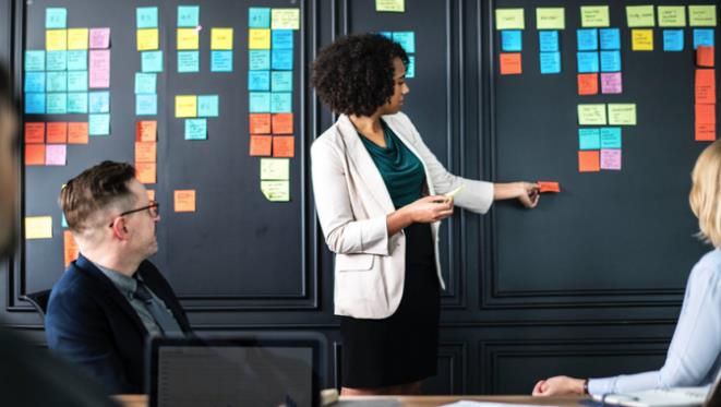 學(xué)會(huì)這些，跟進(jìn)客戶不用尬聊！